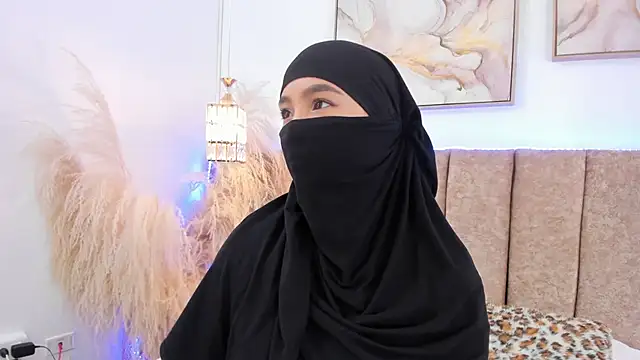 Snapshot of Yaasmin_ chatting on 02/10/26, 07:02 Yaasmin online show from 02/10/26, 07:02