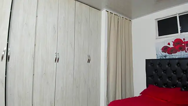 Snapshot of Kitty_f00x chatting on 06/21/26, 08:14 Kitty f00x online show from 06/21/26, 08:14