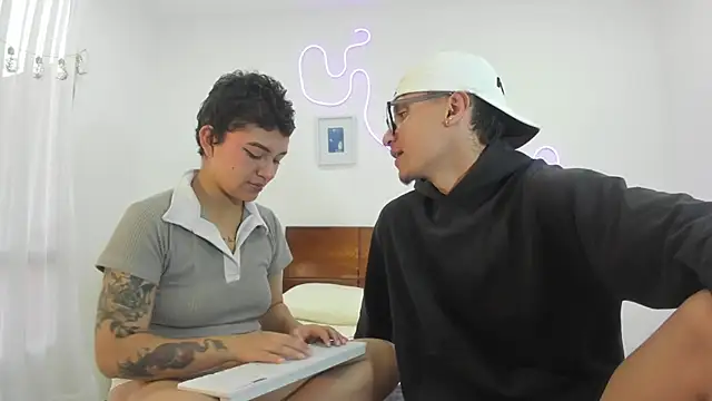 Snapshot of hardcoreheat_ind chatting on 02/14/26, 11:05 hardcoreheat ind online show from 02/14/26, 11:05