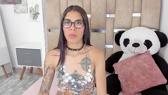 Snapshot of ValentiinaMoon chatting on 02/18/26, 08:05 ValentiinaMoon online show from 02/18/26, 08:05