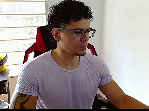 Snapshot of Logan0626 chatting on 02/19/26, 06:27 Logan0626 online show from 02/19/26, 06:27