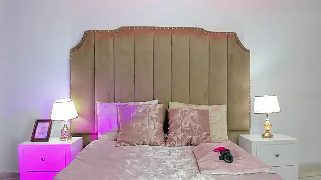 Alessiia Moon online show from 03/13/26, 01:16