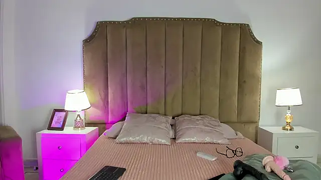 Alessiia Moon online show from 04/04/26, 01:06