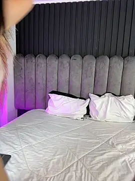 Nanda vixen  online show from 03/24/26, 12:21