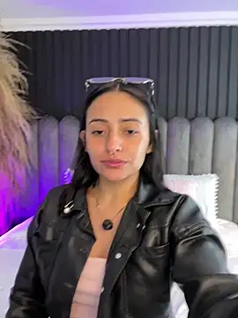 Nanda vixen  online show from 05/23/26, 07:02