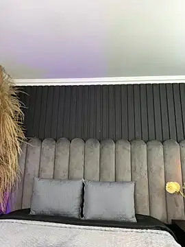 Nanda vixen  online show from 04/25/26, 08:28