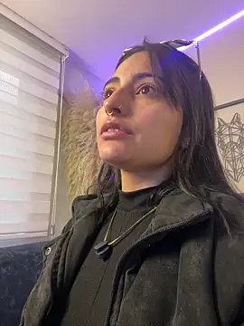 Nanda vixen  online show from 05/09/26, 11:57
