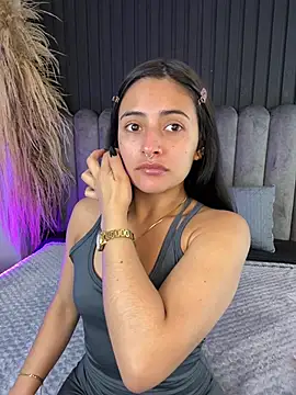 Nanda vixen  online show from 04/18/26, 09:04