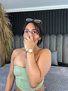 Nanda vixen  online show from 04/15/26, 11:27