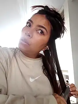 Snapshot of Ariana_Castillo__ chatting on 02/20/26, 12:29 Ariana Castillo online show from 02/20/26, 12:29