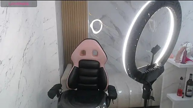 lili mint tf online show from 04/14/26, 03:33