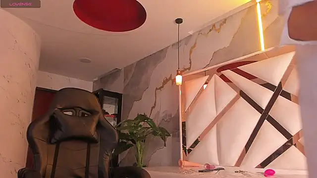 Snapshot of lili_mint_tf chatting on 02/13/26, 03:28 lili mint tf online show from 02/13/26, 03:28