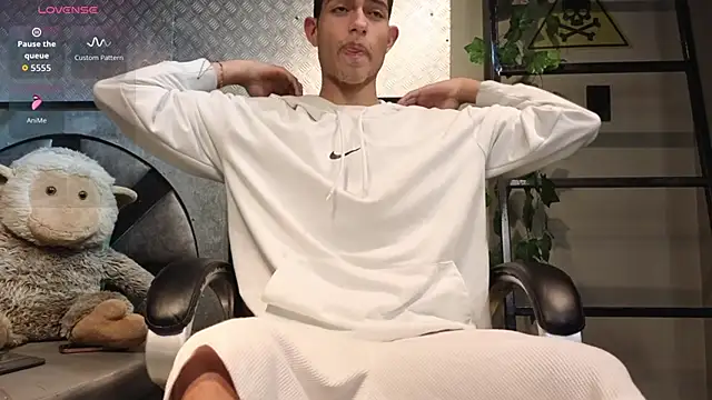 ItsZairen online show from 03/19/26, 04:01