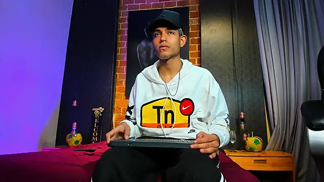 ItsZairen online show from 05/13/26, 03:46