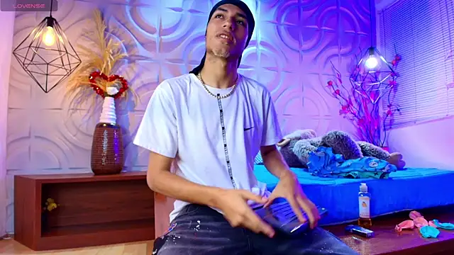 ItsZairen online show from 05/07/26, 03:44