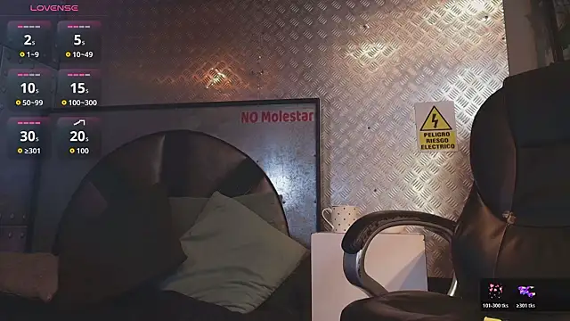 Snapshot of ItsZairen chatting on 02/11/26, 04:12 ItsZairen online show from 02/11/26, 04:12