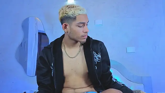 ItsZairen online show from 04/14/26, 03:22