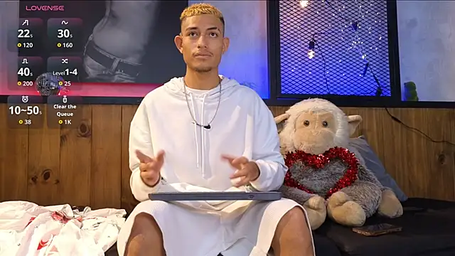 Snapshot of ItsZairen chatting on 02/15/26, 04:46 ItsZairen online show from 02/15/26, 04:46