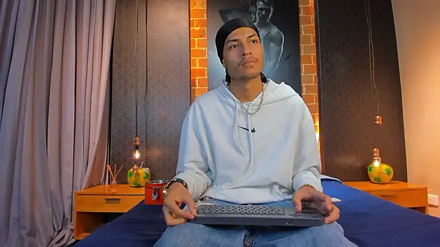 Snapshot of ItsZairen chatting on 02/08/26, 03:48 ItsZairen online show from 02/08/26, 03:48