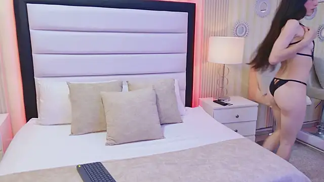 Snapshot of LaurenHazell chatting on 02/11/26, 04:12 LaurenHazell online show from 02/11/26, 04:12