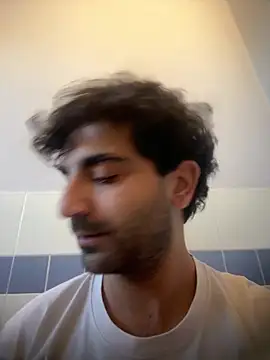 Snapshot of elia2711 chatting on 02/15/26, 04:06 elia2711 online show from 02/15/26, 04:06