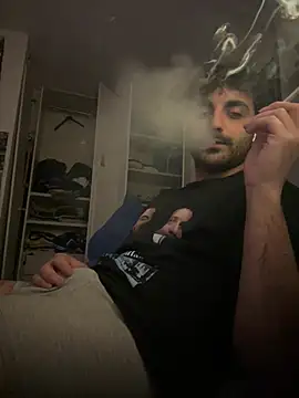 Snapshot of elia2711 chatting on 02/19/26, 02:41 elia2711 online show from 02/19/26, 02:41