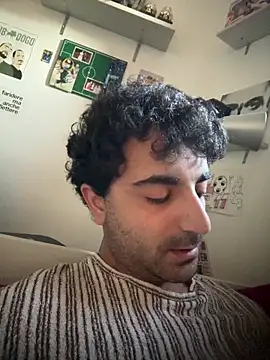 Snapshot of elia2711 chatting on 02/11/26, 03:56 elia2711 online show from 02/11/26, 03:56