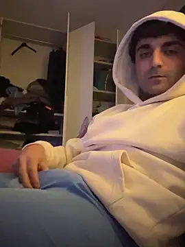 Snapshot of elia2711 chatting on 02/07/26, 04:09 elia2711 online show from 02/07/26, 04:09