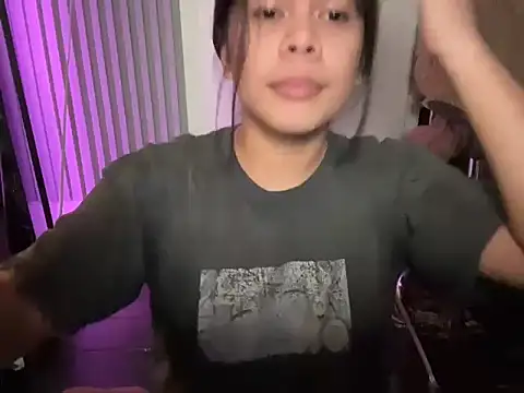 Snapshot of Mooree_naba chatting on 10/22/25, 10:58 Mooree naba online show from 10/22/25, 10:58