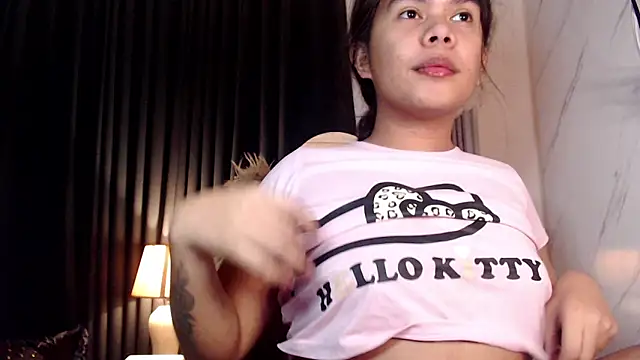 Snapshot of Mooree_naba chatting on 11/15/25, 11:14 Mooree naba online show from 11/15/25, 11:14