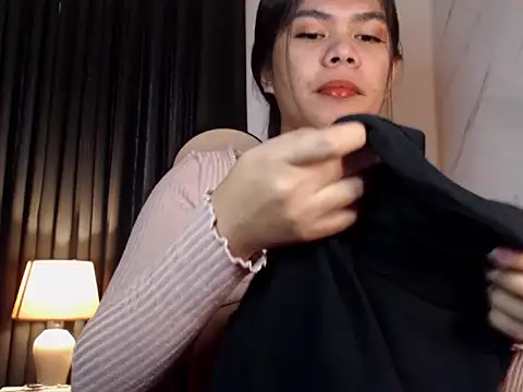 Snapshot of Mooree_naba chatting on 10/08/25, 12:12 Mooree naba online show from 10/08/25, 12:12