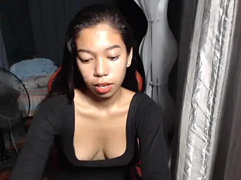 urgirlyflor online show from 03/24/26, 01:11