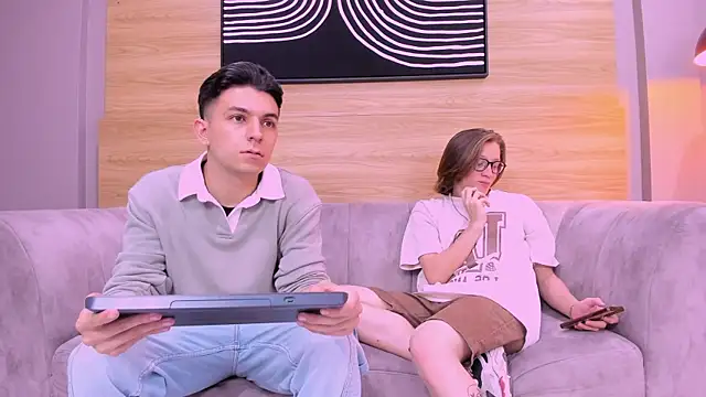 close friends online show from 05/27/26, 07:54