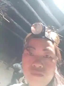 Snapshot of Nhoccon90 chatting on 02/22/26, 10:44 Nhoccon90 online show from 02/22/26, 10:44