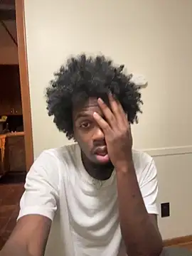 Snapshot of pussyeater_- chatting on 02/19/26, 01:02 pussyeater - online show from 02/19/26, 01:02