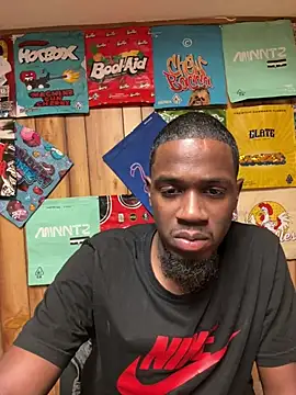 Snapshot of pussyeater_- chatting on 02/27/26, 01:39 pussyeater - online show from 02/27/26, 01:39