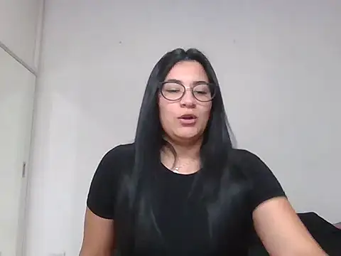 Snapshot of Agusgold22 chatting on 03/16/26, 03:04 Agusgold22 online show from 03/16/26, 03:04