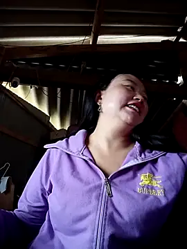 lisn-cute online show from 02/15/26, 04:24