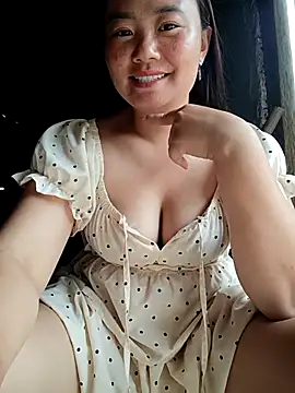 Snapshot of lisn-cute chatting on 06/08/26, 01:28 lisn-cute online show from 06/08/26, 01:28