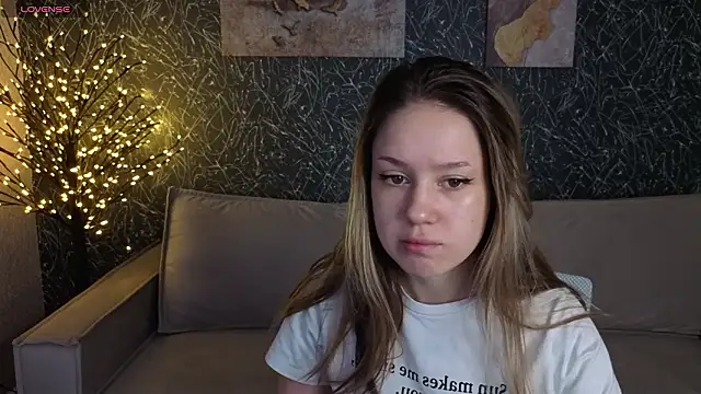 Mini Allice online show from 02/17/26, 01:03