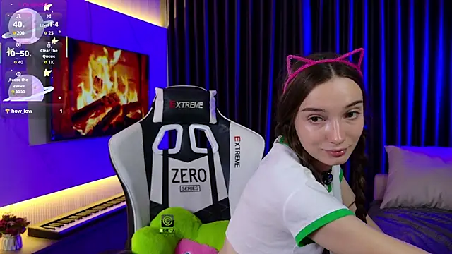 Snapshot of AnnyShore chatting on 02/24/26, 12:00 AnnyShore online show from 02/24/26, 12:00