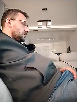 defaktor online show from 04/17/26, 08:55