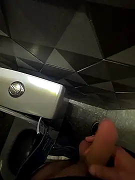 Snapshot of FORE189 chatting on 02/08/26, 11:19 FORE189 online show from 02/08/26, 11:19