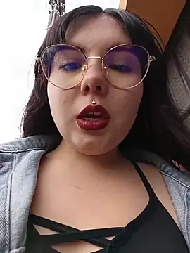 Yulska online show from 04/17/26, 08:55