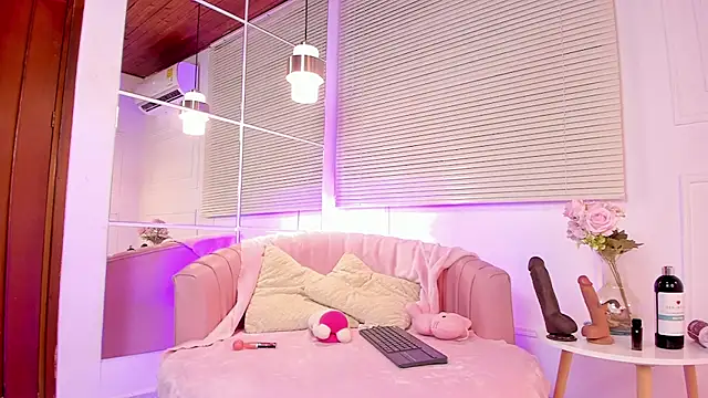 velvetnami online show from 04/07/26, 12:40