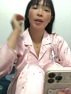 Snapshot of cuty_lusy chatting on 06/14/26, 02:29 cuty lusy online show from 06/14/26, 02:29
