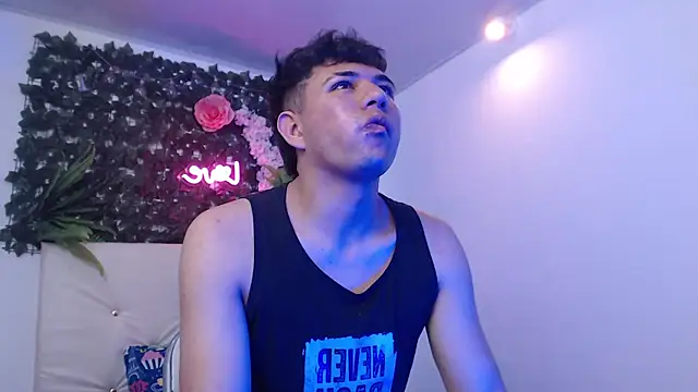 Snapshot of camilosmithh chatting on 02/16/26, 04:49 camilosmithh online show from 02/16/26, 04:49