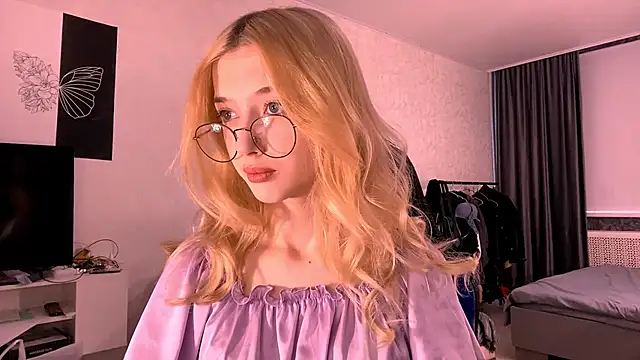 Snapshot of TaliCaan chatting on 02/22/26, 09:00 TaliCaan online show from 02/22/26, 09:00