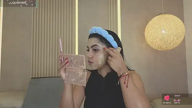 eva lain online show from 04/21/26, 12:01