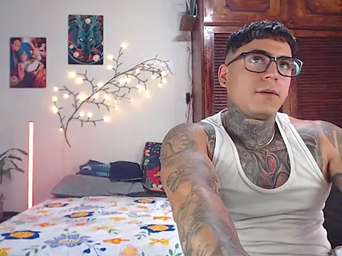 maxstrom111 online show from 04/29/26, 06:47